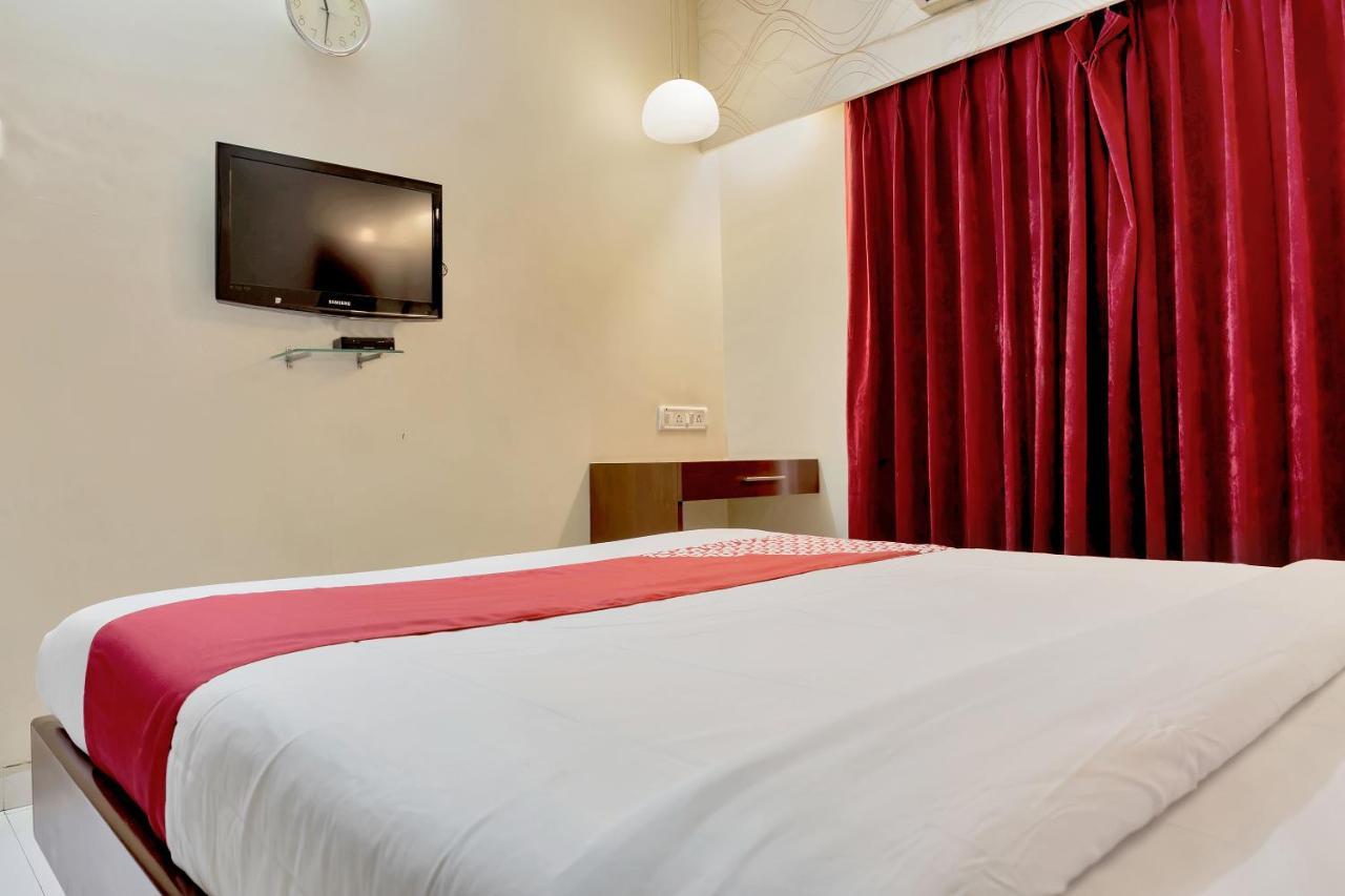 Konark Apartment Malad ภายนอก รูปภาพ