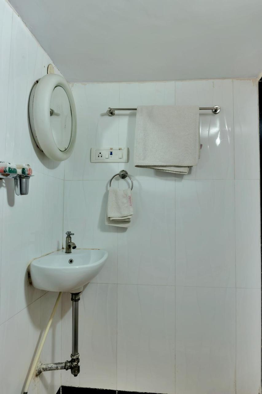 Konark Apartment Malad ภายนอก รูปภาพ