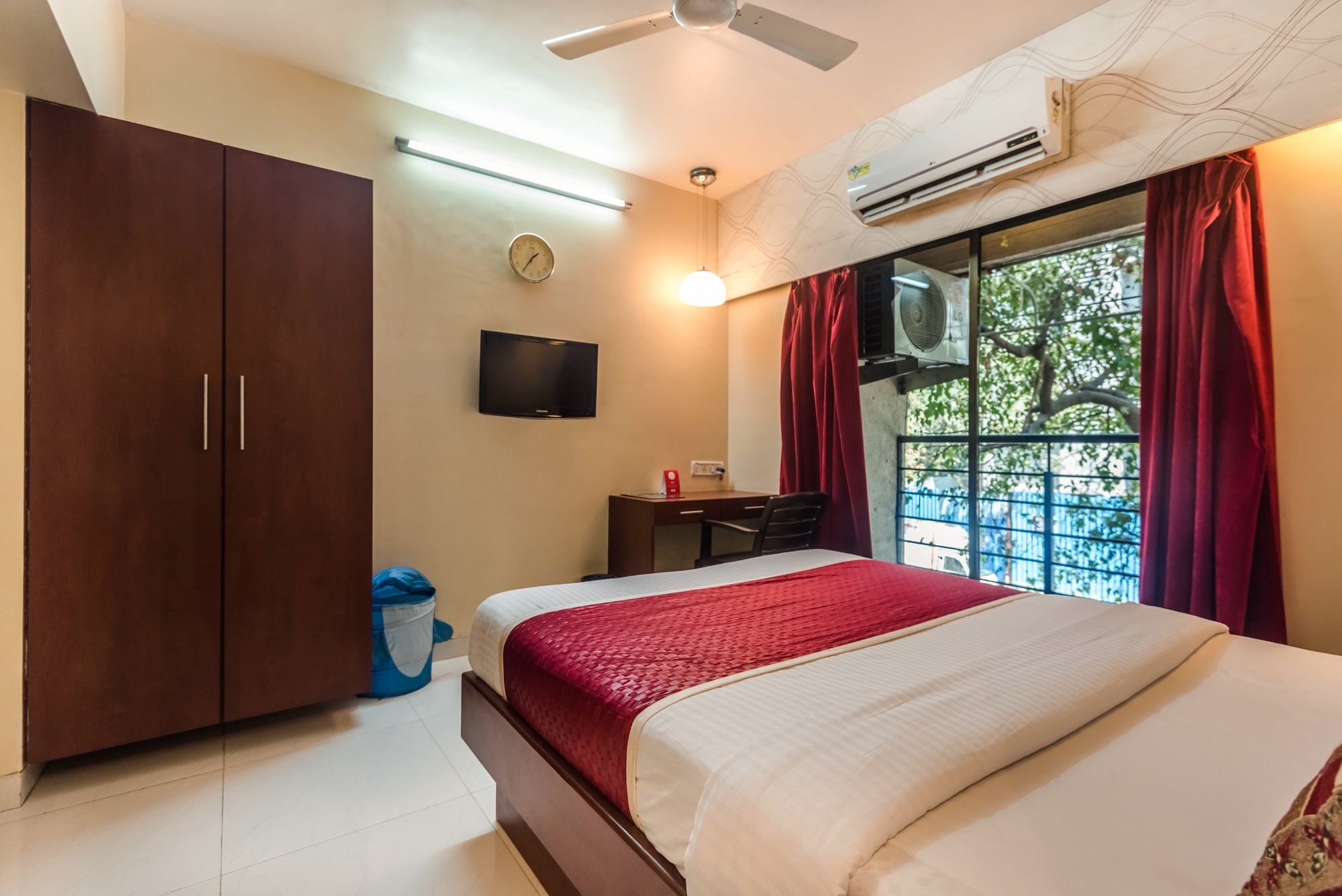Konark Apartment Malad ภายนอก รูปภาพ